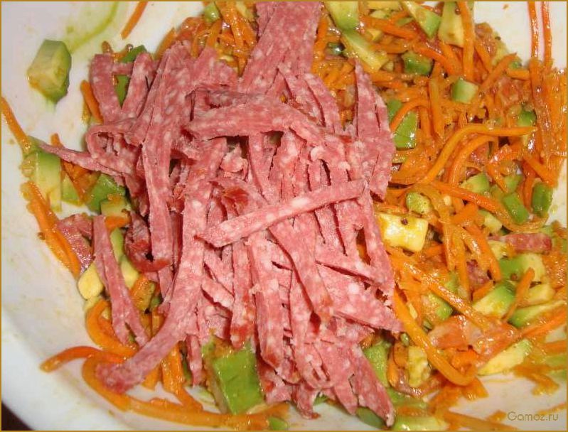 Салат с морковкой и колбасой — простой и вкусный рецепт для всей семьи
