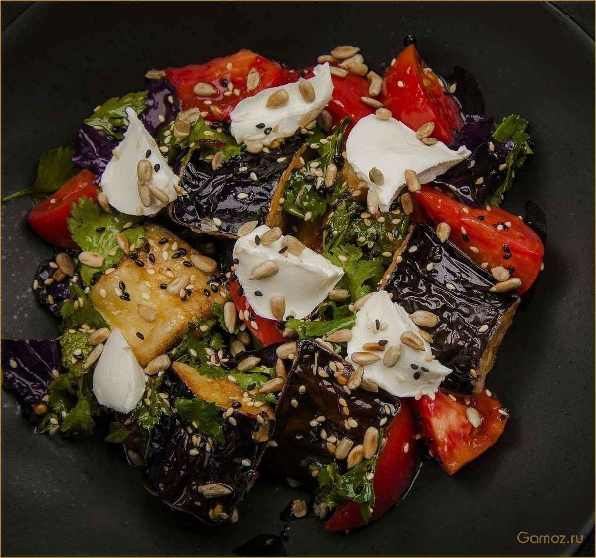 Теплый салат с жареным сыром — изысканное блюдо, которое согреет вас в холодные дни