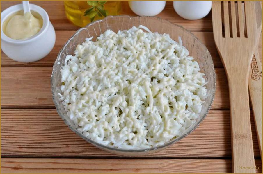 Вкусный и питательный слоеный салат 