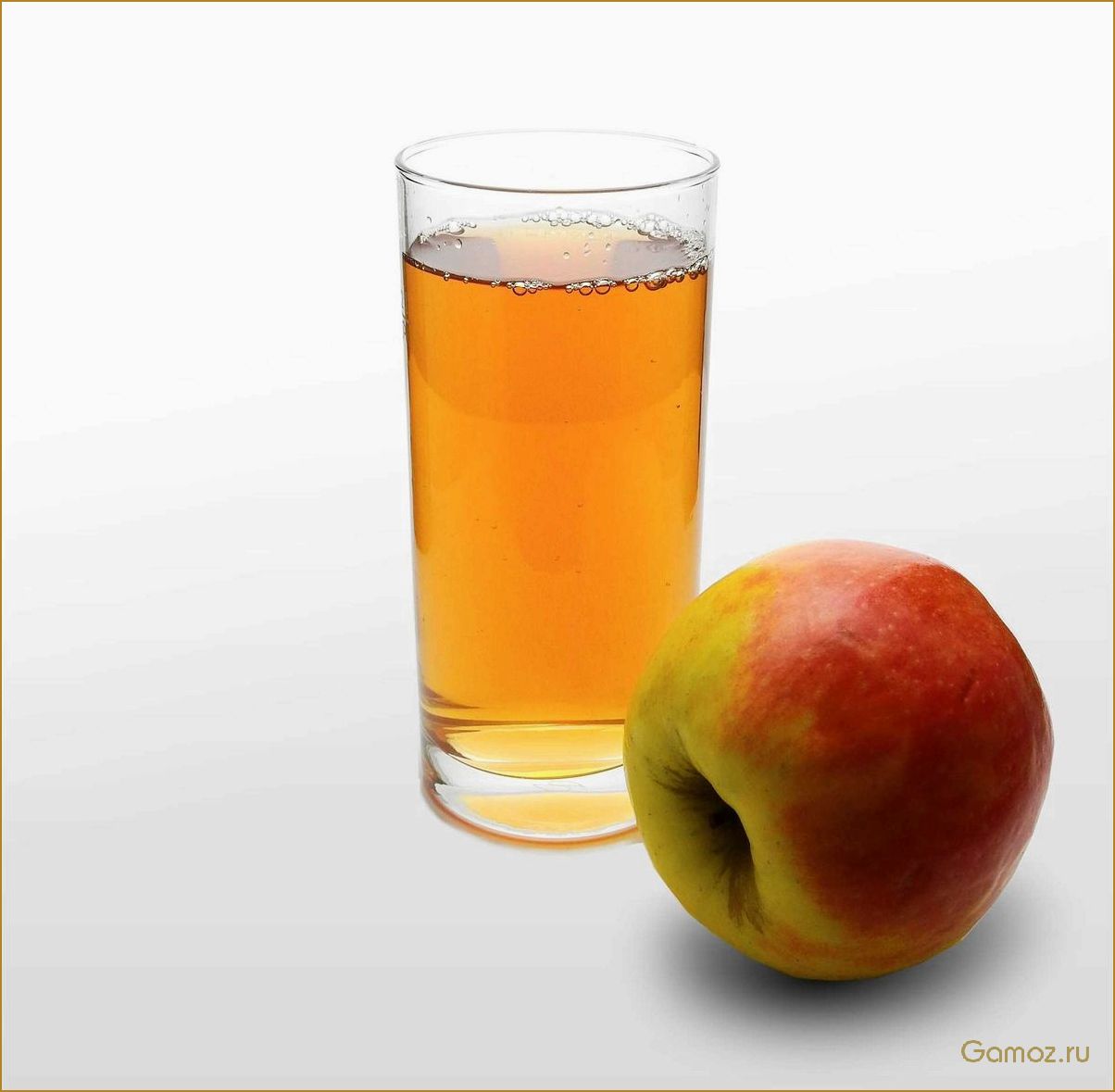 Яблочный сок — полезные свойства, рецепты приготовления и советы по выбору