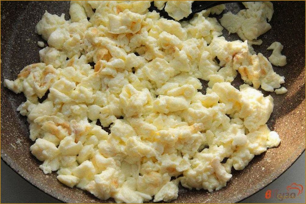 Яичница-болтунья — секреты приготовления воздушного завтрака без точек и двоеточий